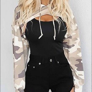 BNWT Cropped hoodie